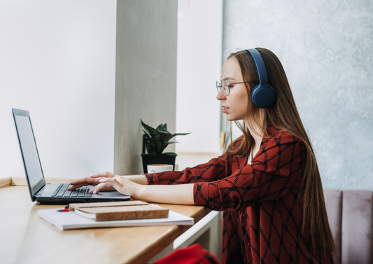 10 Profitable Side Hustles for Students or Full-Time Workers